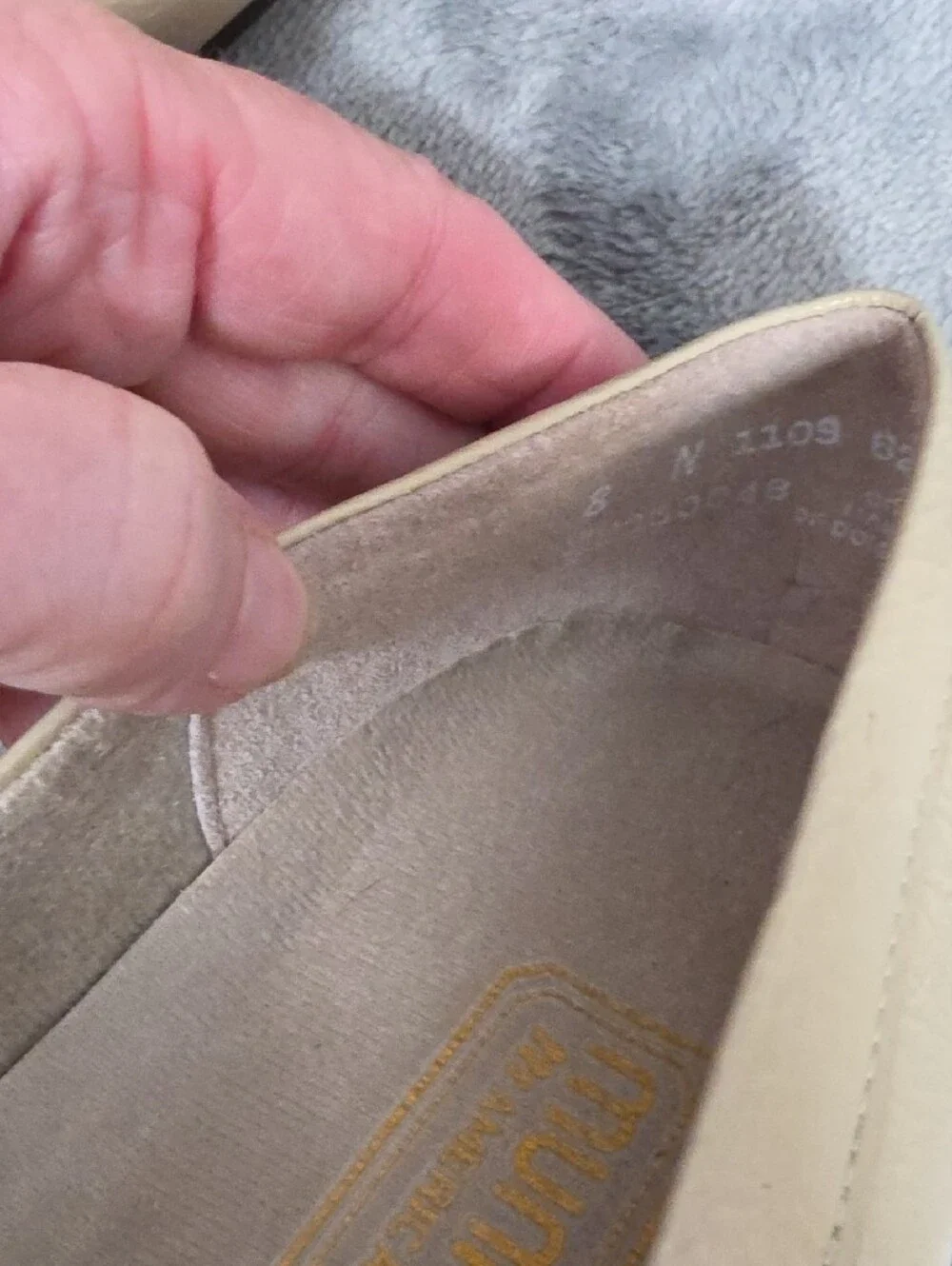 Munro 8N Beige Loafers with Yellow Textured Vamps